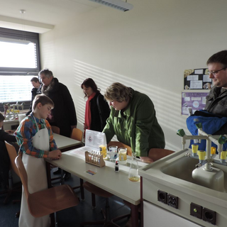 chemie-schler Montessori-Schulzentrum Leipzig - Neuigkeiten - Freude - Arbeit - Stolz